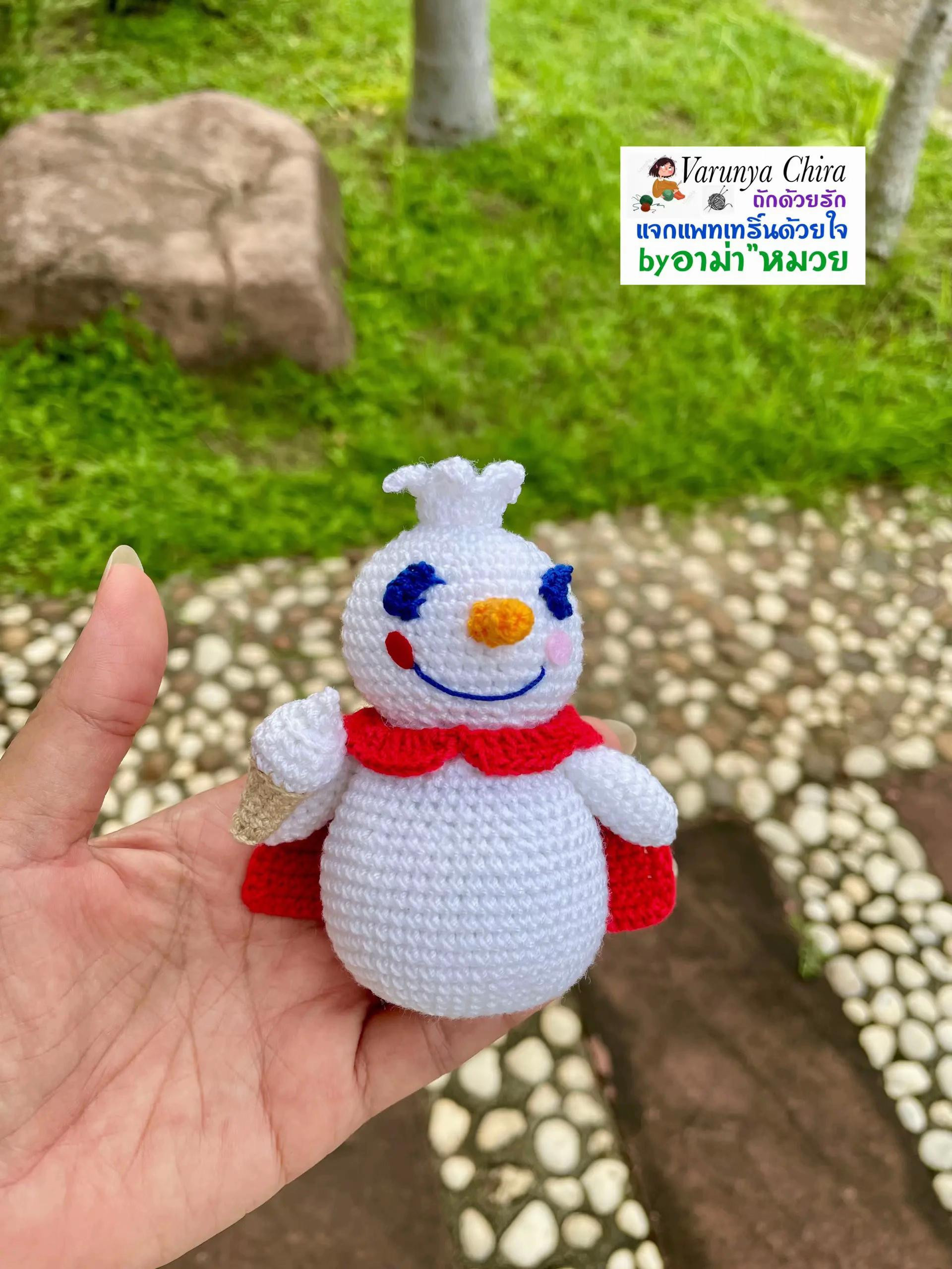 Chart móc len búp bê tuyết nhân vật siêu nhân màu trắng đỏ