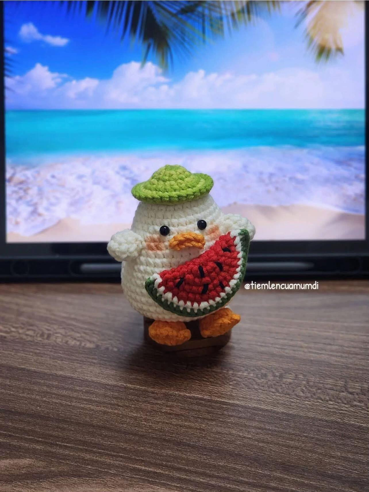 Chart móc len búp bê vịt đi biển dễ thương