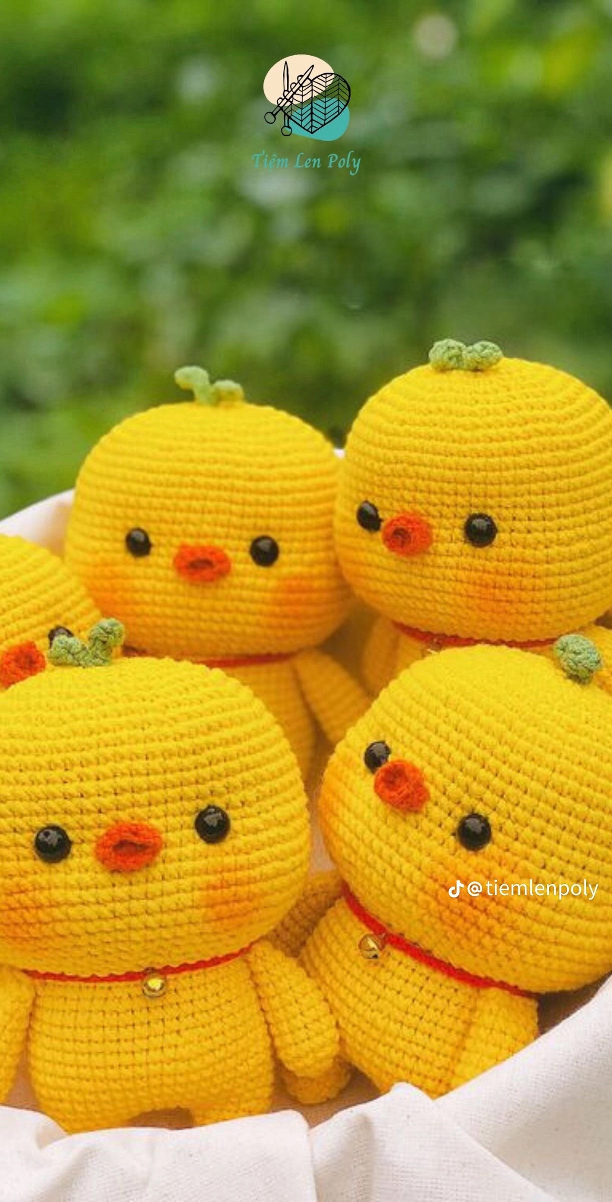 Chart móc len búp bê vịt đi du lịch màu vàng