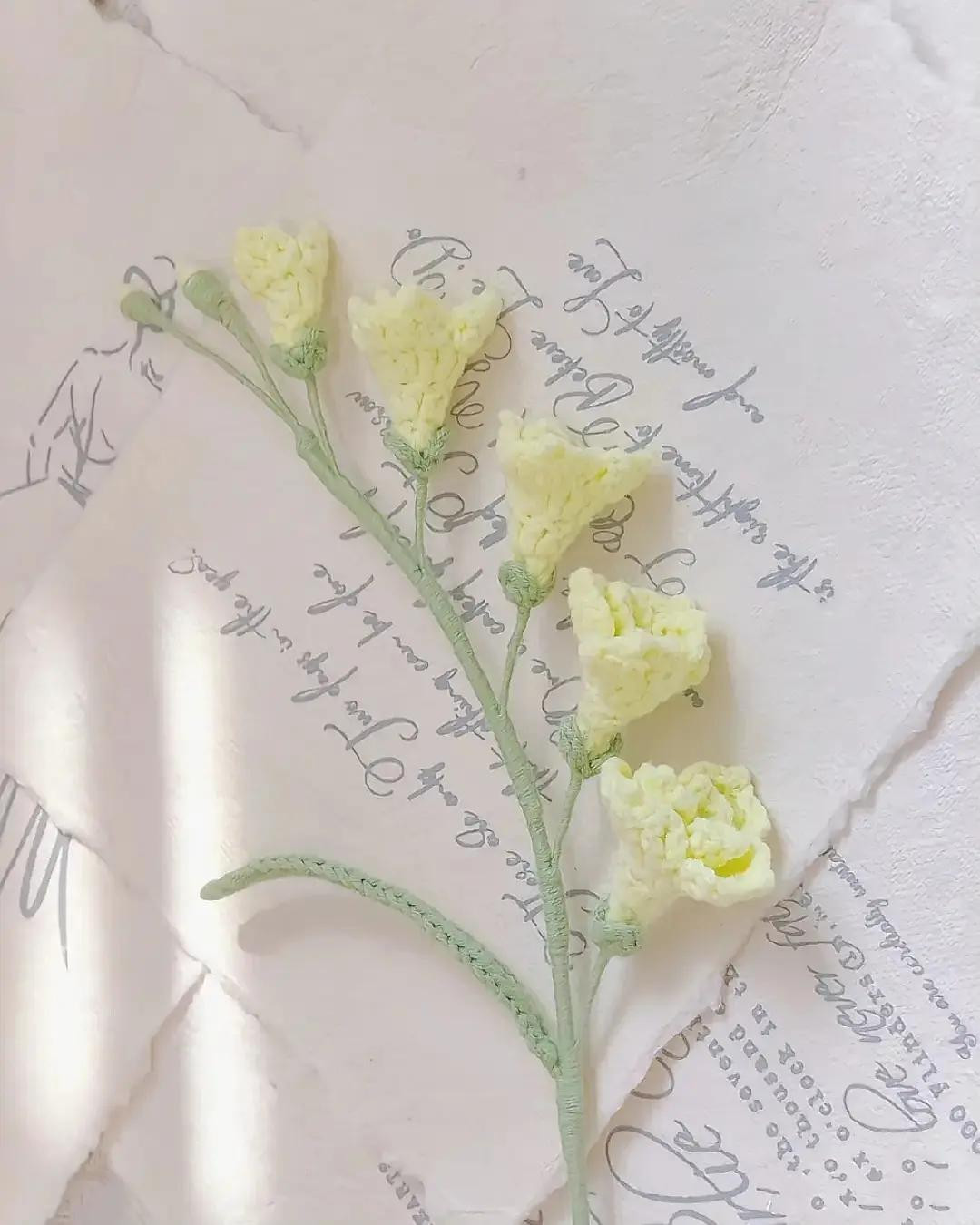 Chart Móc Len Cành Hoa Màu Vàng Pastel Chi Tiết Từng Hàng