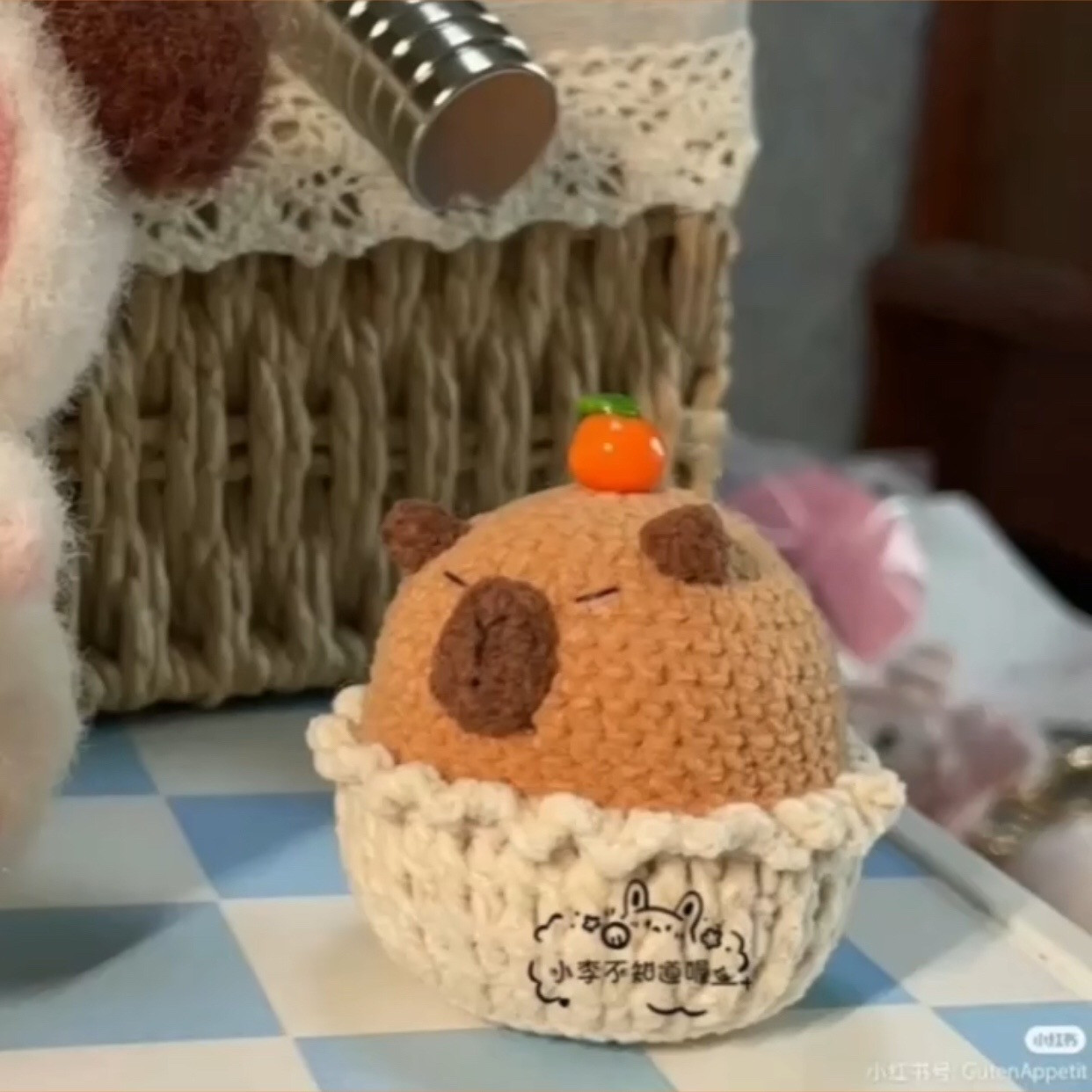 Chart Móc Len Capybara Đội Quýt Dễ Thương