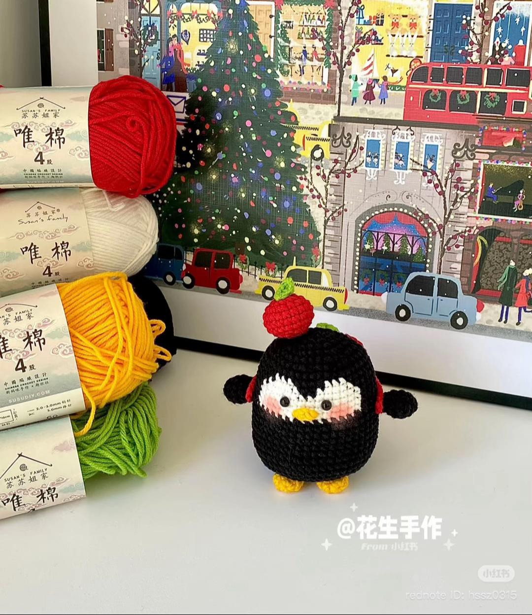 Chart móc len Chim cánh cụt đeo balo táo dễ thương