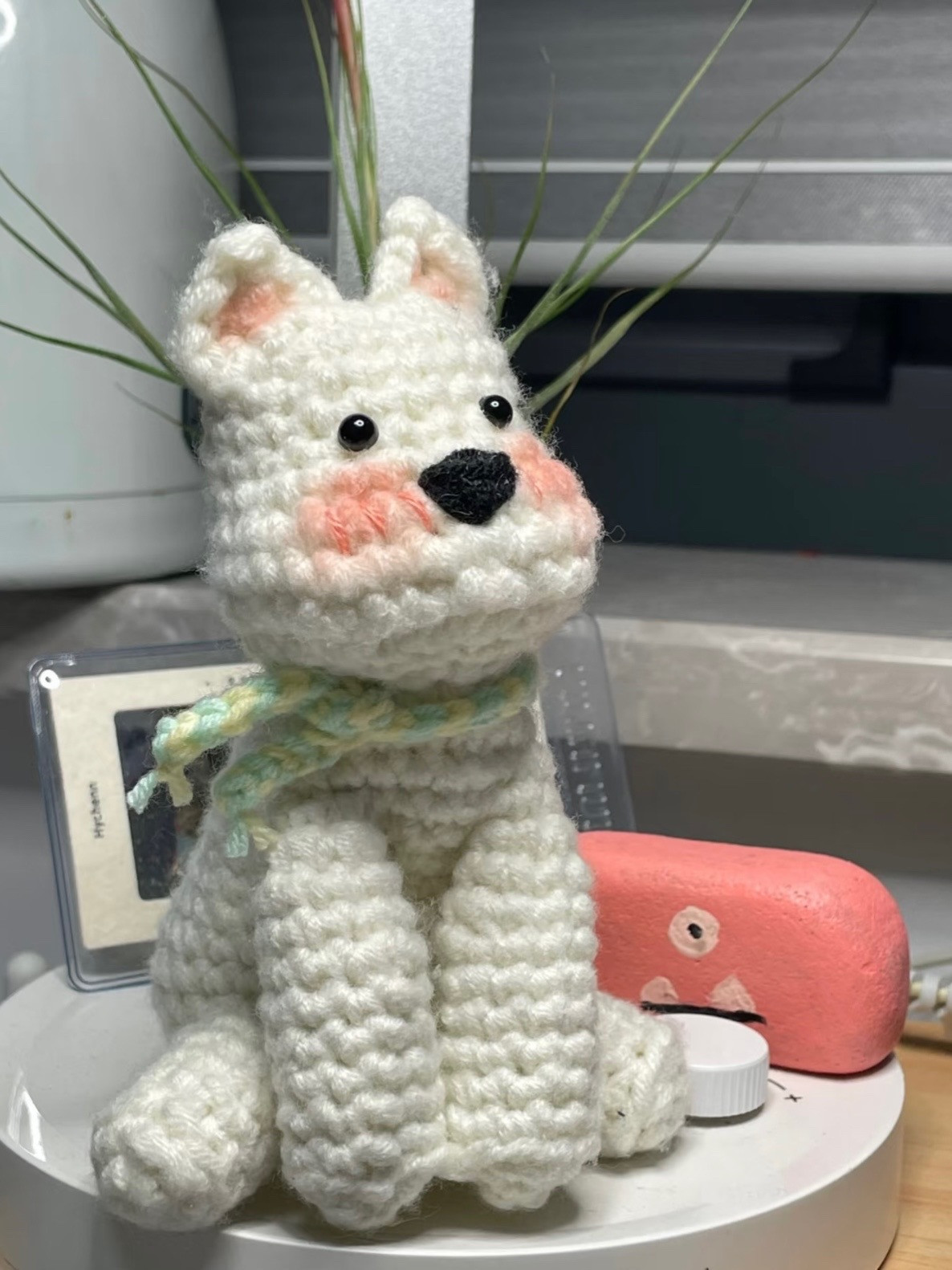 Chart móc len chó Jellycat Munro Scottie Dog màu trắng