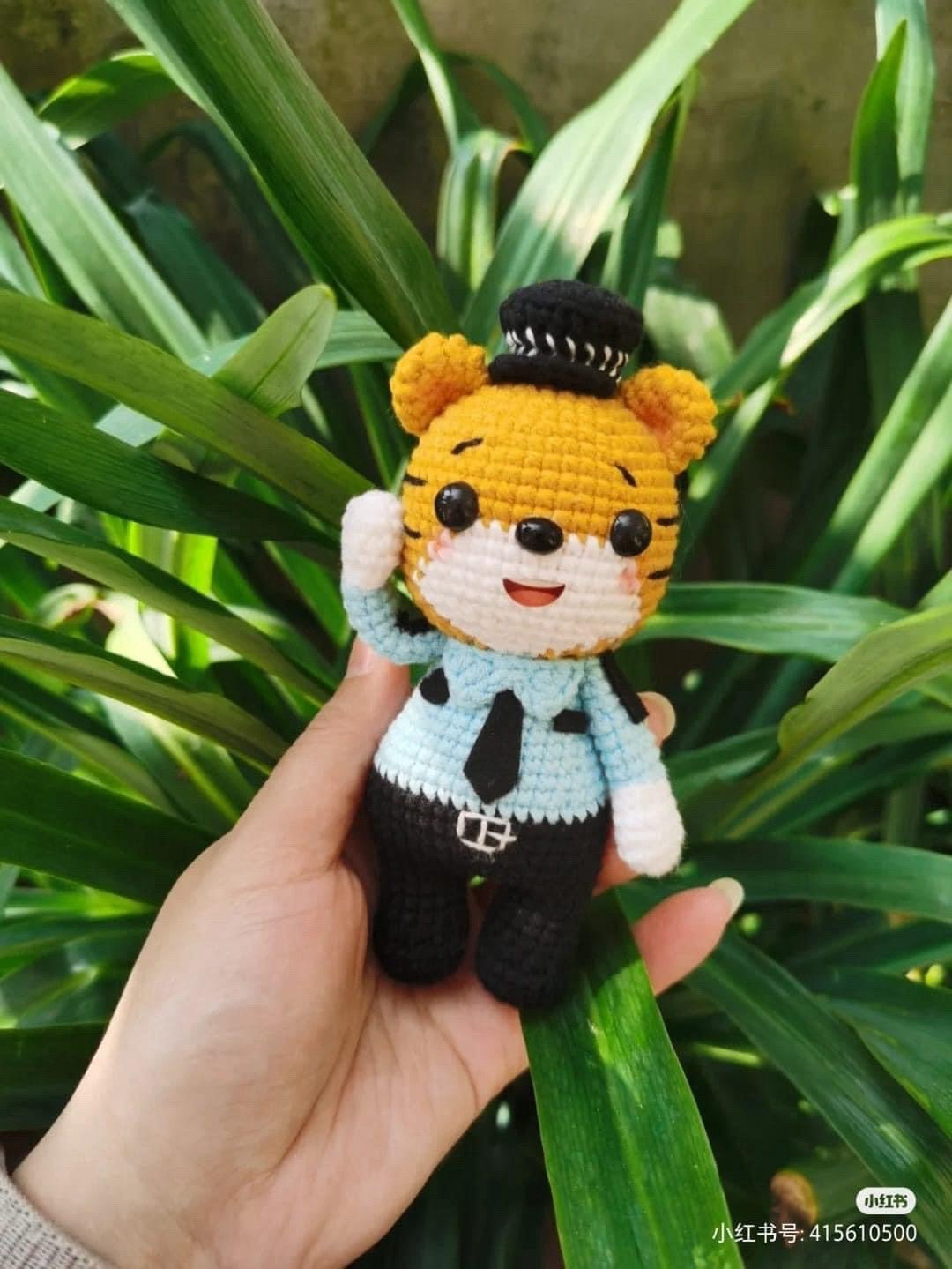 Chart móc len gấu đội quân và hổ cảnh sát dễ thương