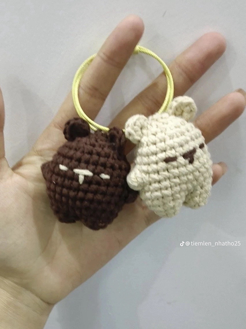 Chart móc len Gấu Mini và Mèo đen cầm xương cá