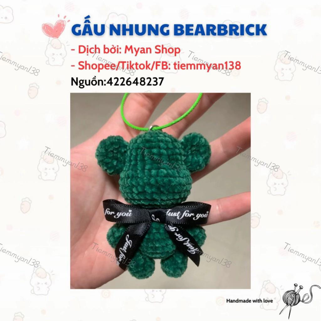 Chart móc len Gấu Nhung Bearbrick màu xanh lá kèm nơ đen