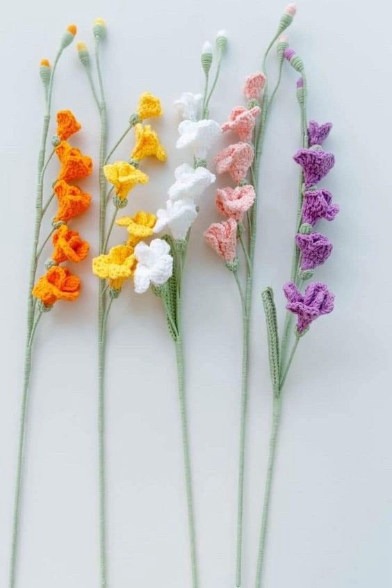 Chart móc len hoa Freesia - Hướng dẫn chi tiết cách làm cành hoa