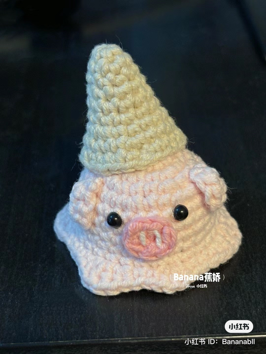 Chart móc len Kem heo dễ thương màu hồng và kem