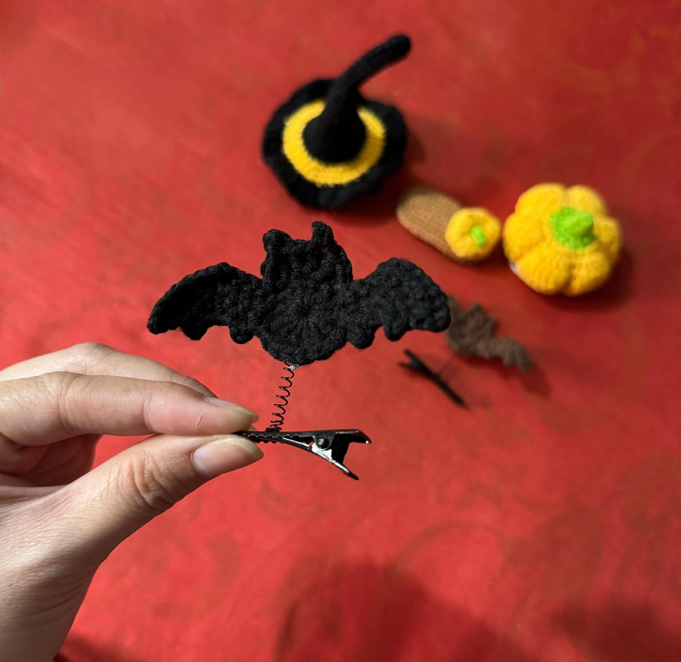 Chart Móc Len Kẹp Tóc Halloween: Nón Ma Thuật, Bí Đỏ, Dơi