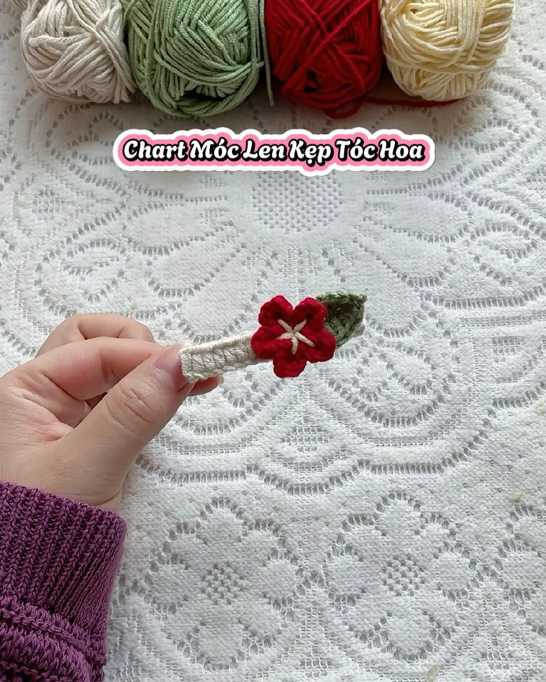 Chart Móc Len Kẹp Tóc Hoa Đỏ Trắng