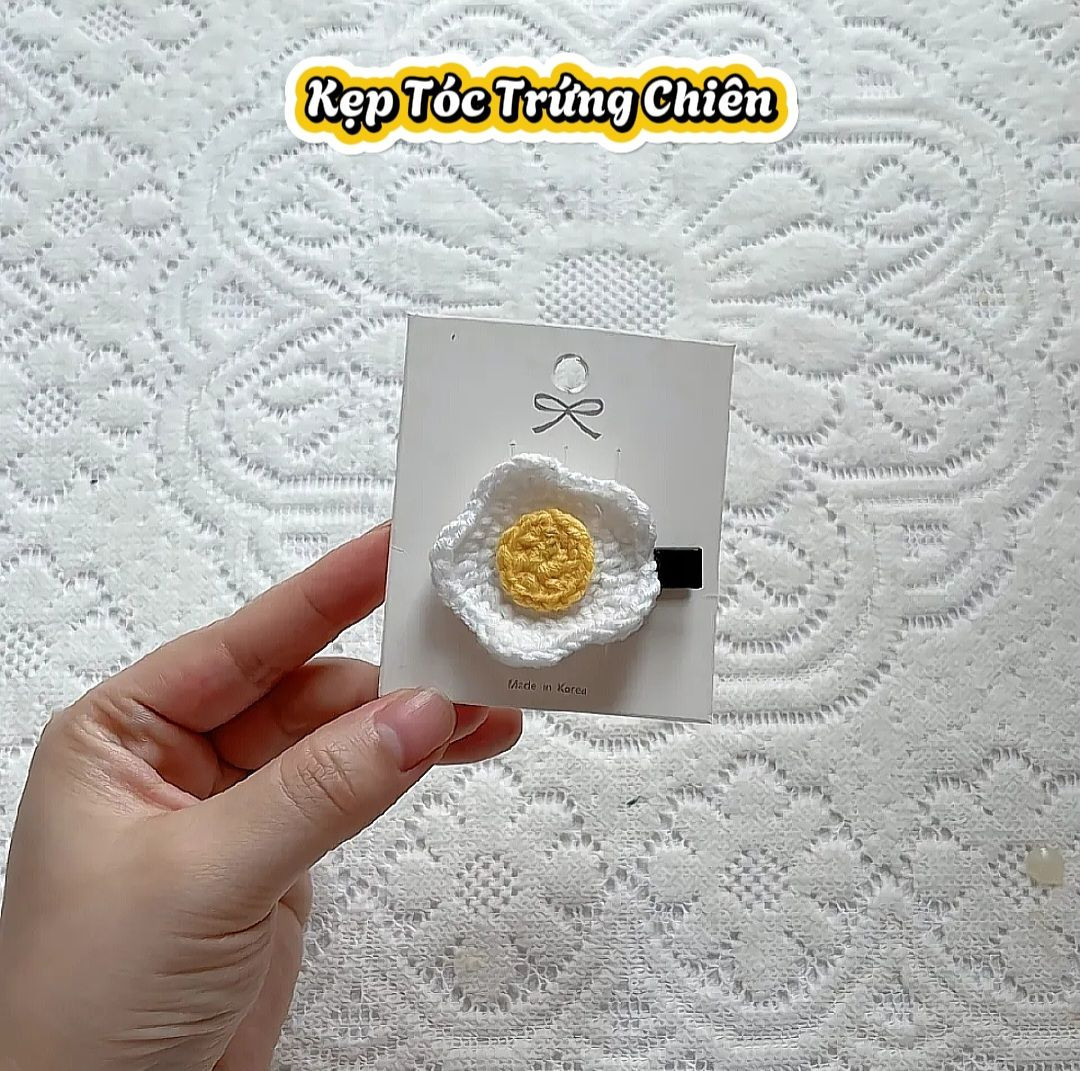 Chart Móc Len Kẹp Tóc Trứng Rán Vàng Trắng