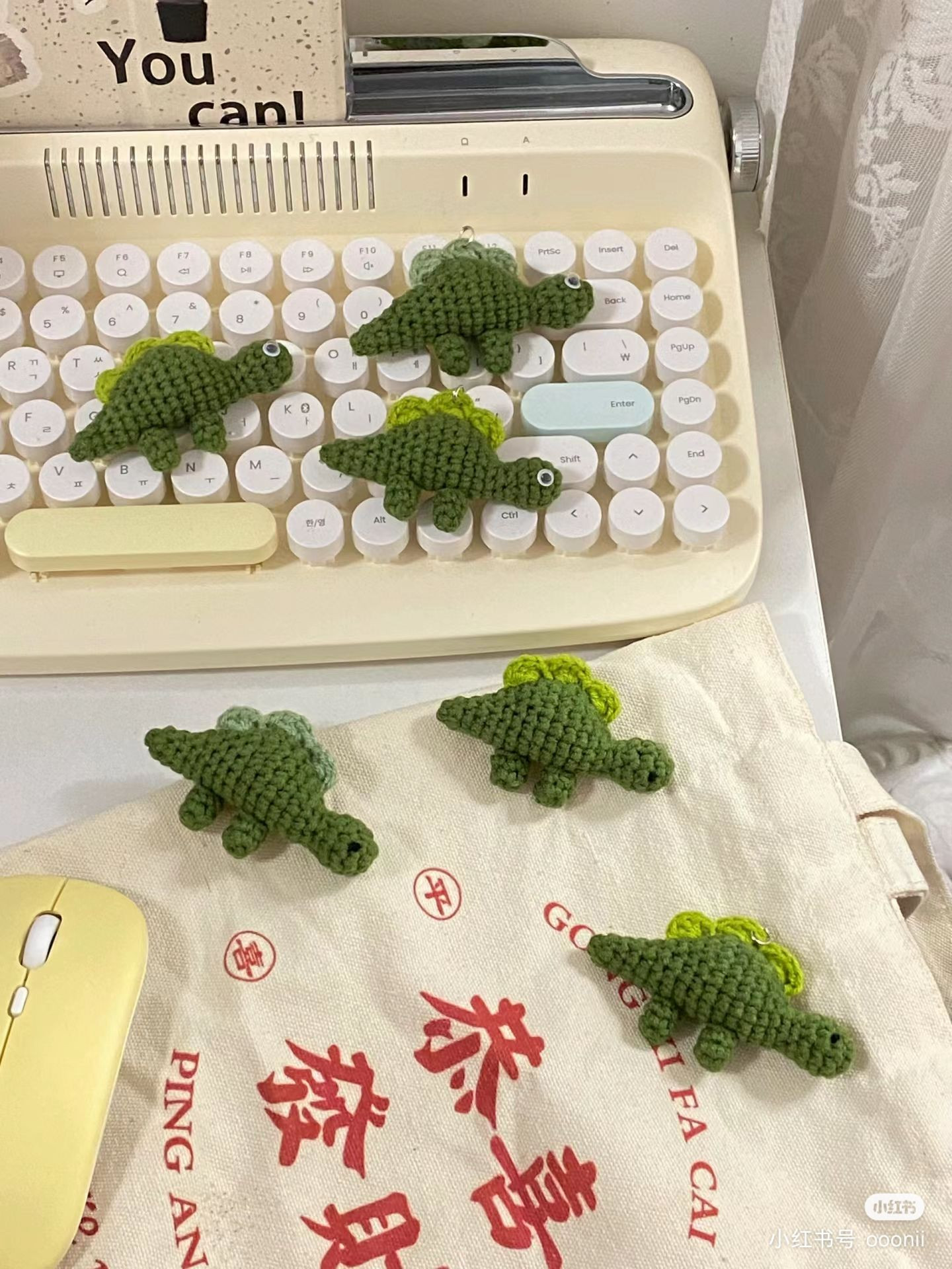 Chart móc len Khủng long mini màu xanh lá