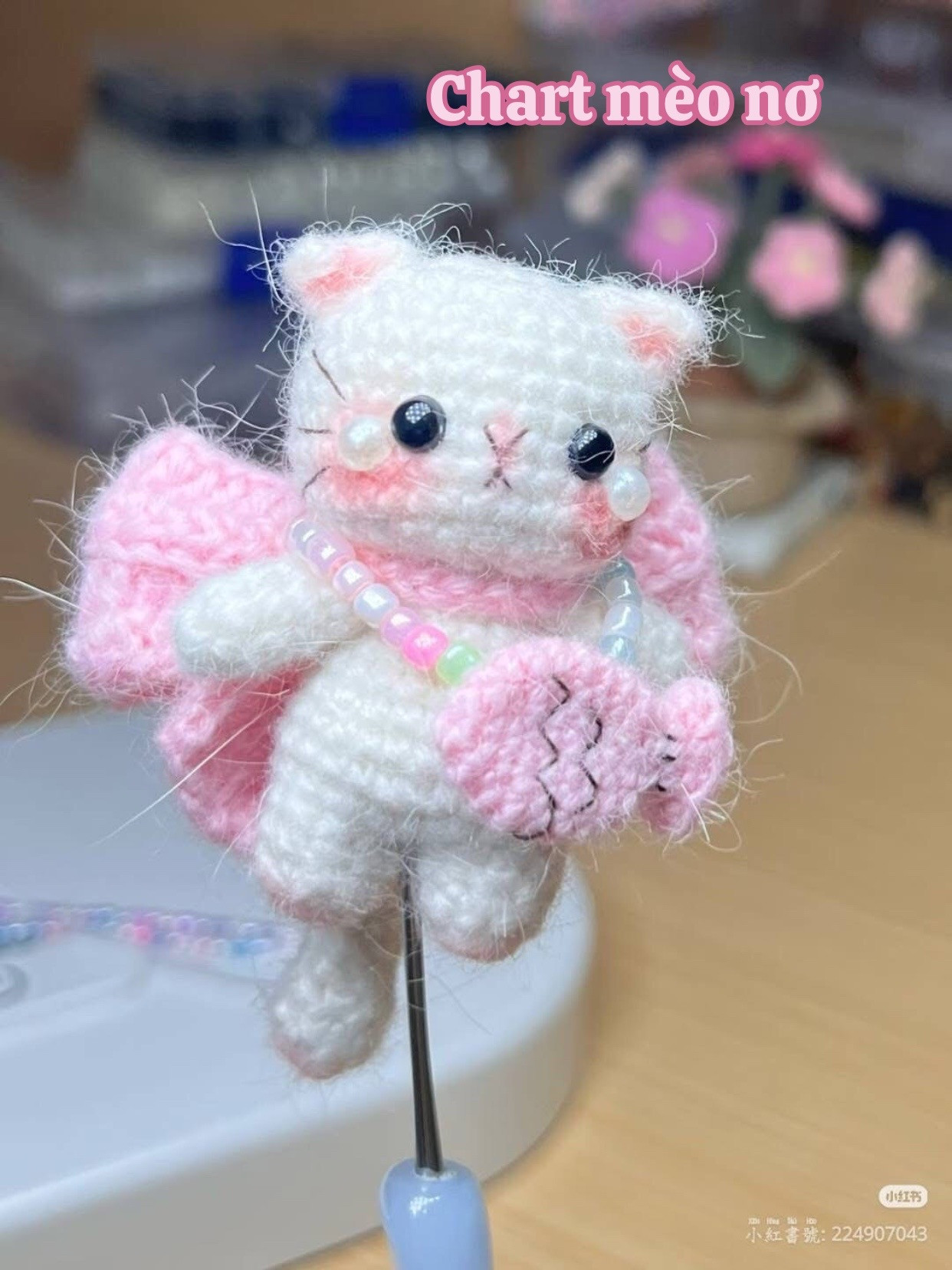 Chart móc len Mèo nơ bướm trắng hồng dễ thương