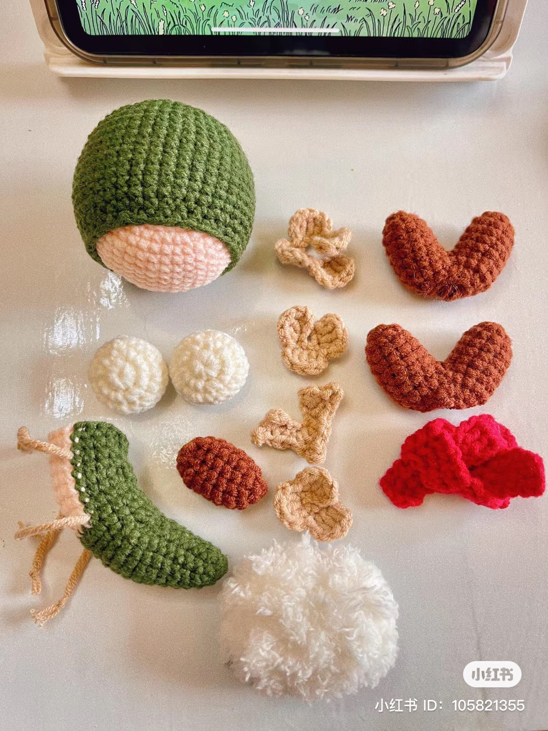 Chart móc len Mochi Rồng bay màu xanh và trắng