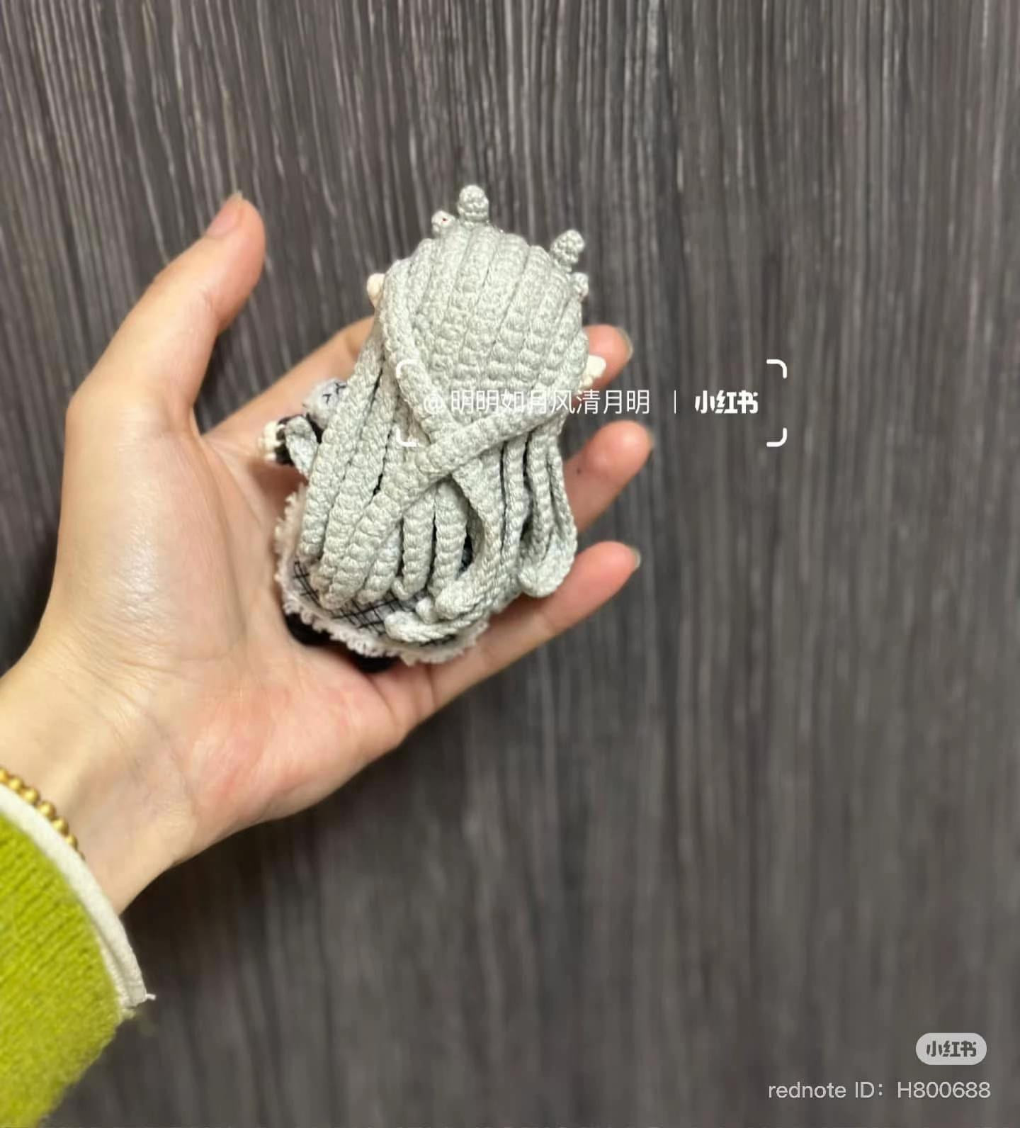 Chart móc len Ngao Bính - Nhân vật mặc giáp xám và đen