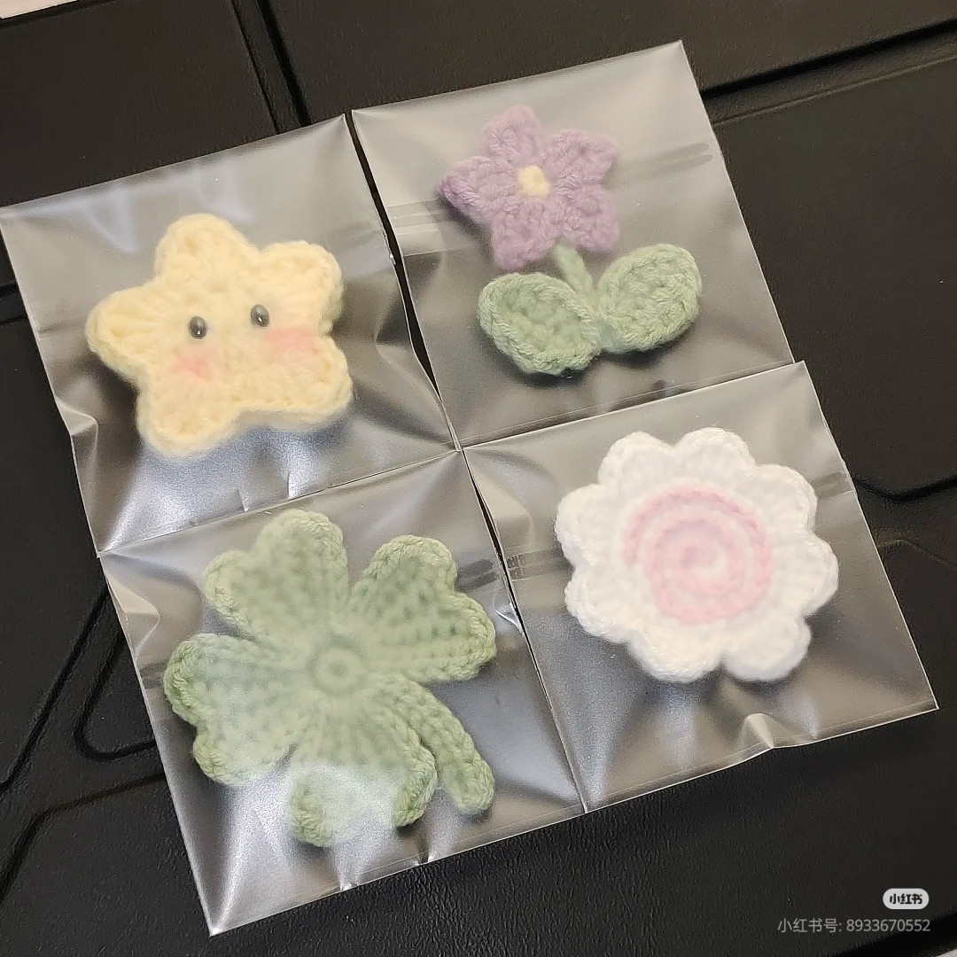 Chart móc len ngôi sao, hoa tím, cỏ 4 lá và chà cá màu pastel