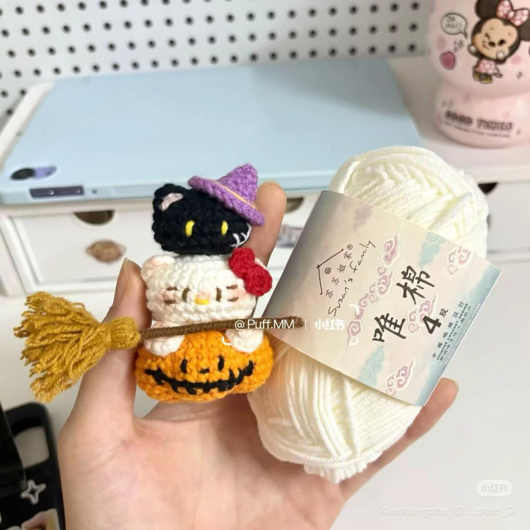 Chart móc len Phù thủy Kitty Halloween dễ thương