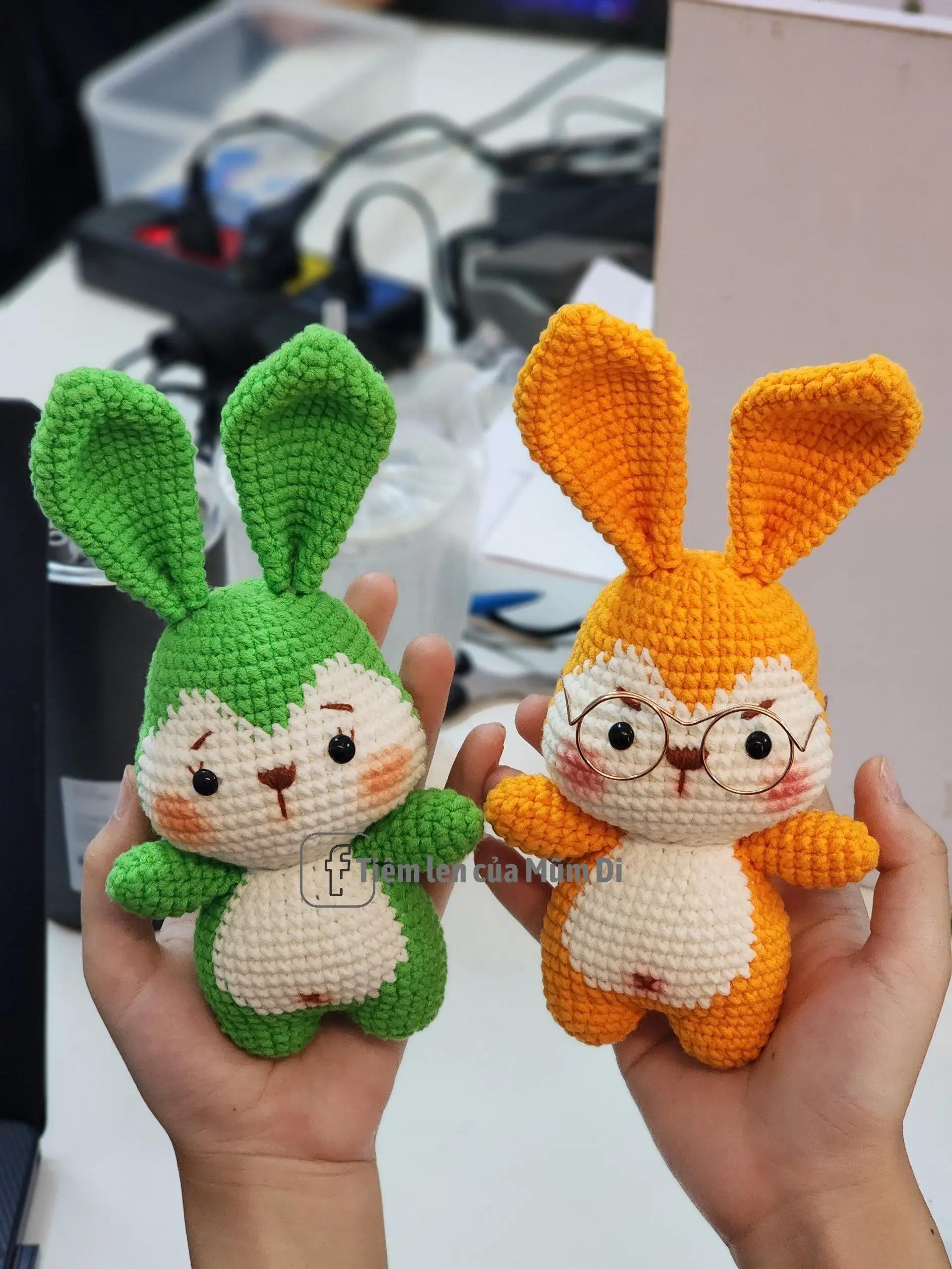Chart Móc Len Thỏ Amigurumi Xanh và Vàng Dễ Thương