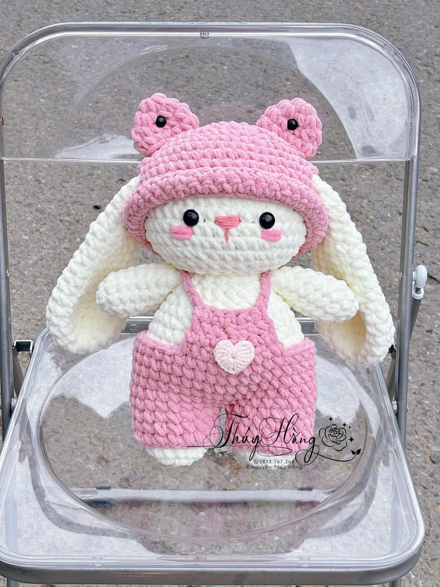 Chart Móc Len Thỏ Bunny Tai Dài Màu Trắng Hồng