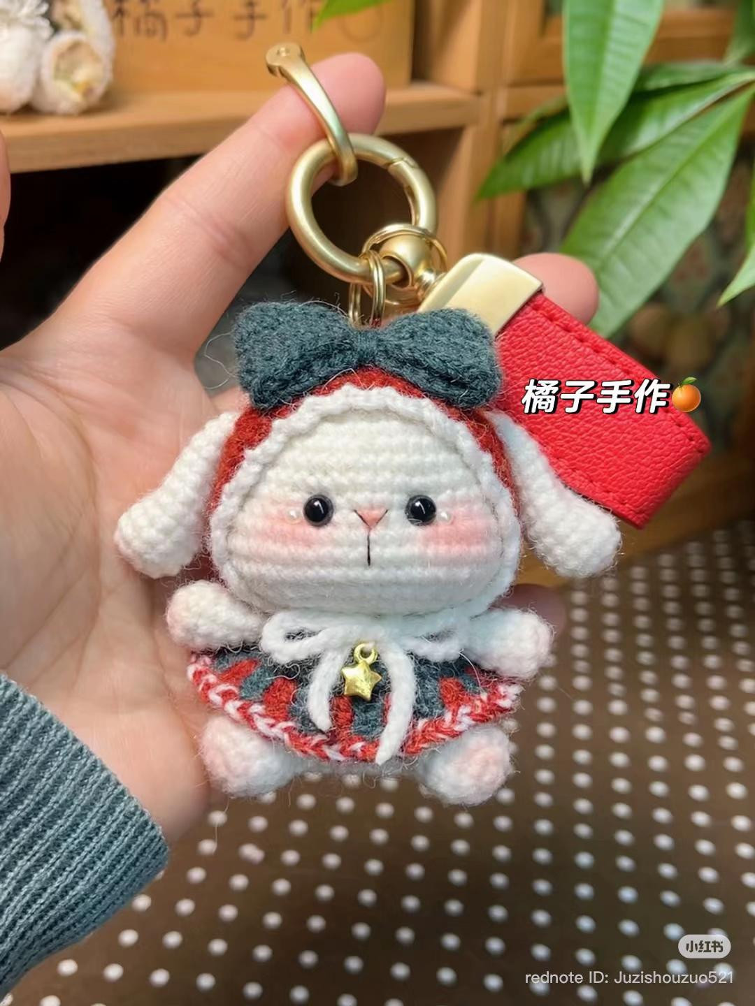 Chart móc len Thỏ Giáng sinh dễ thương, mũ đỏ nơ xanh