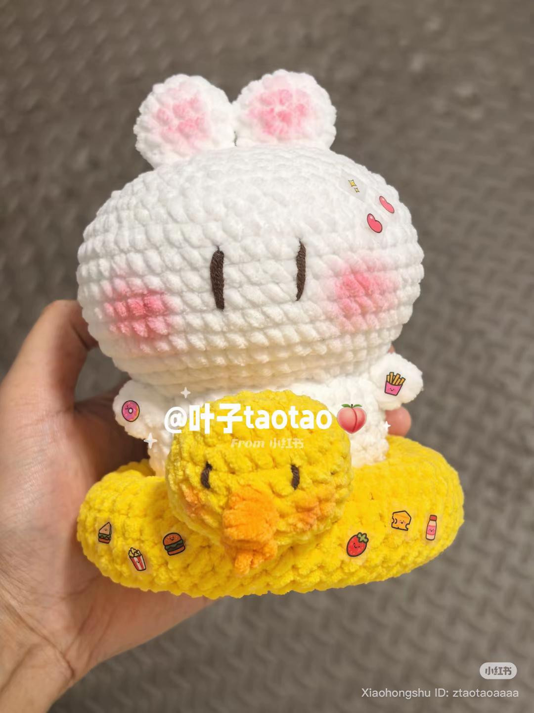 Chart Móc Len Thỏ Ôm Phao Vịt Ngủ