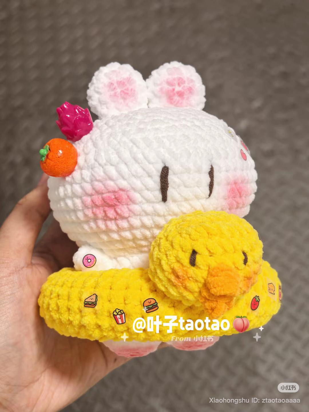 Chart Móc Len Thỏ Ôm Phao Vịt Ngủ