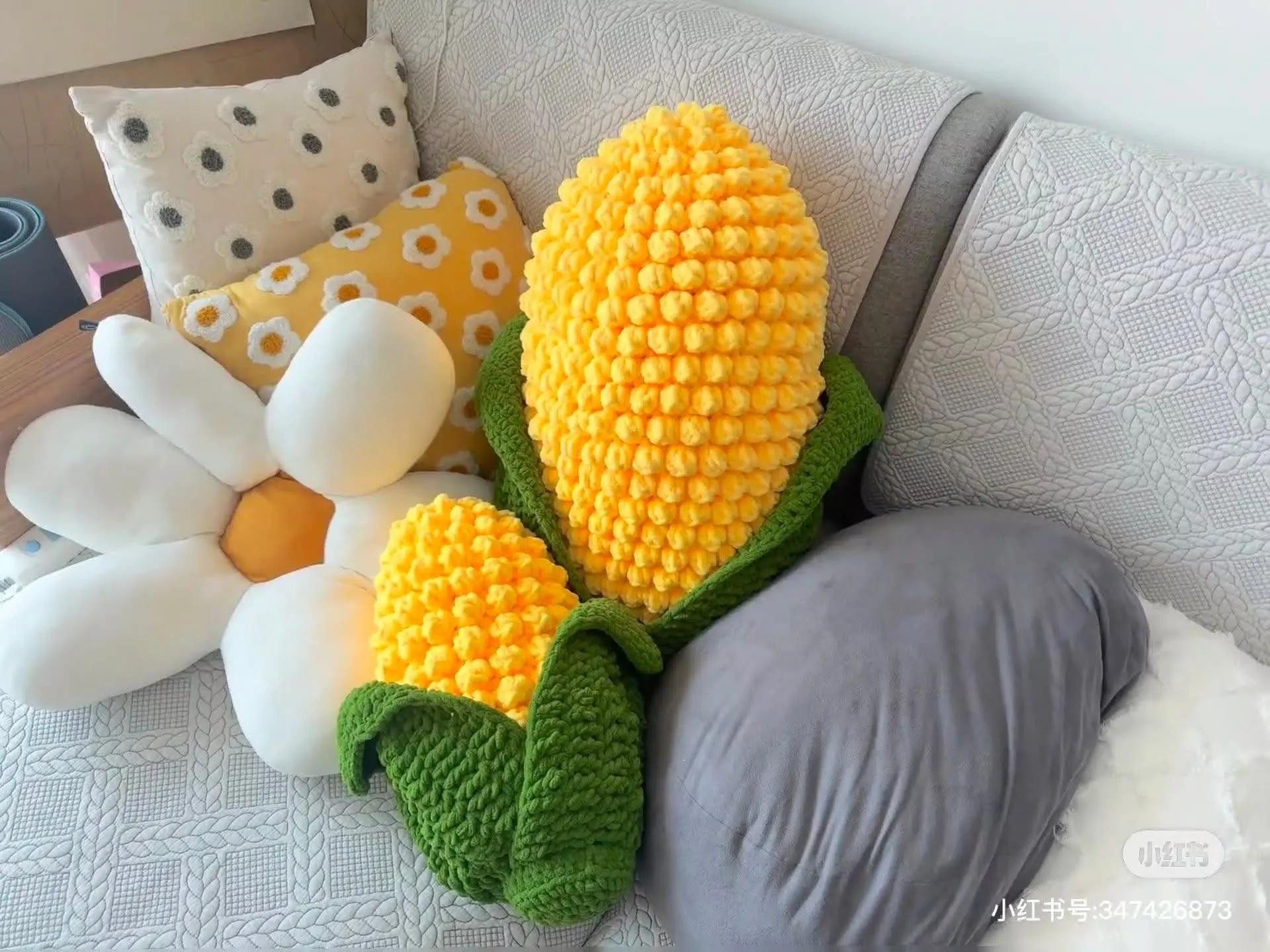 Chart móc len trái bắp siêu to màu vàng và xanh lá