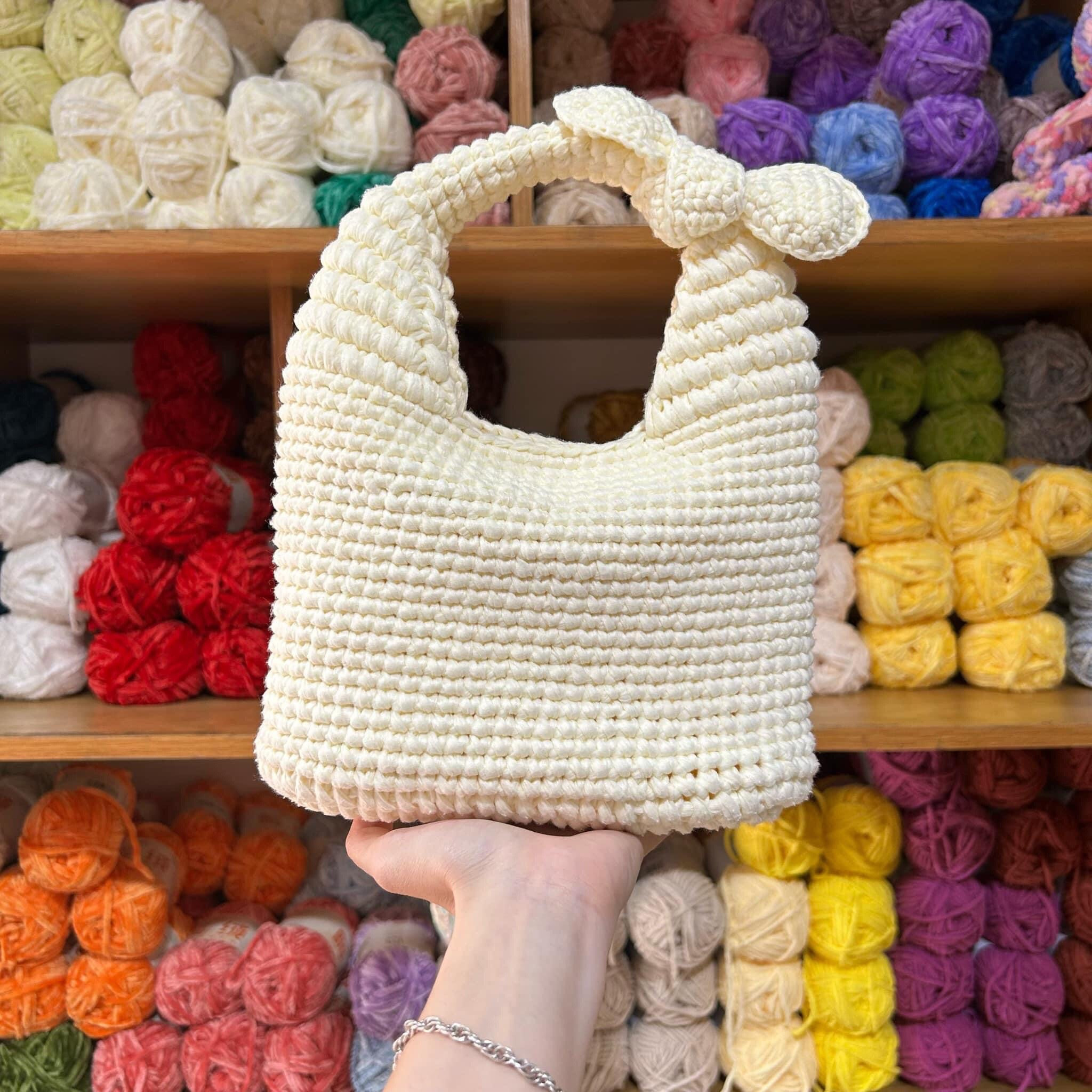 Chart móc len Túi Quai Nơ màu kem