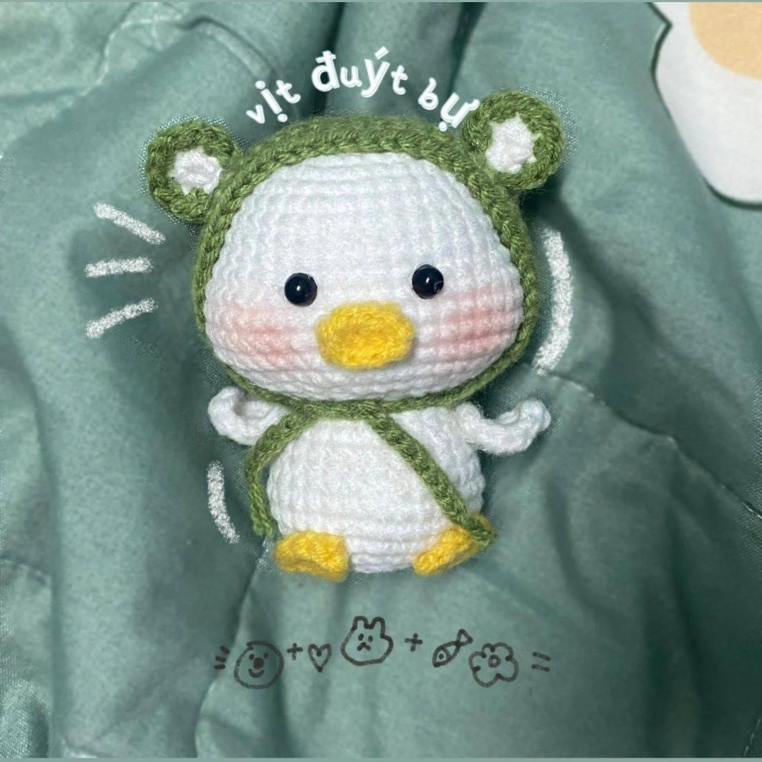 Chart móc len vịt duyệt bự màu trắng xanh