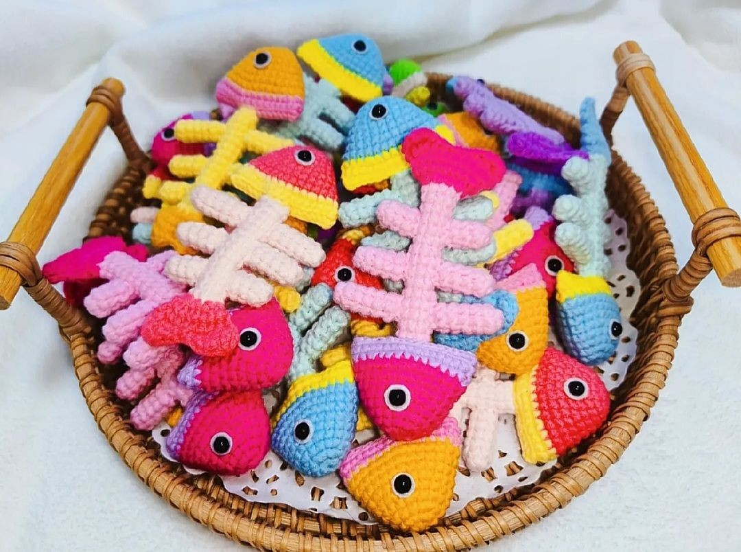 Chart Móc Len Xương Cá Nhiều Màu Sắc Dễ Thương