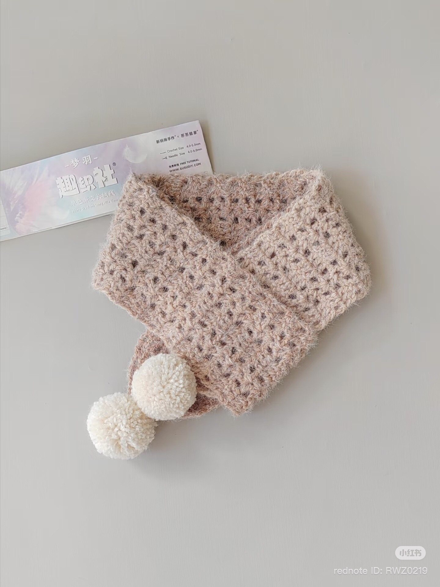 Chart móc mũ len tai mèo và khăn cho bé - Mon st