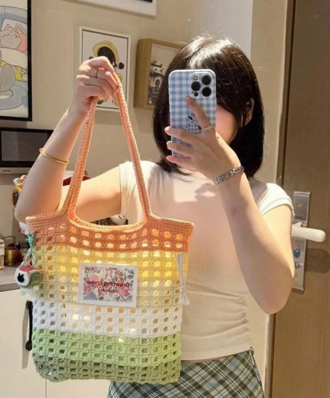Chart móc túi tote lưới màu sắc