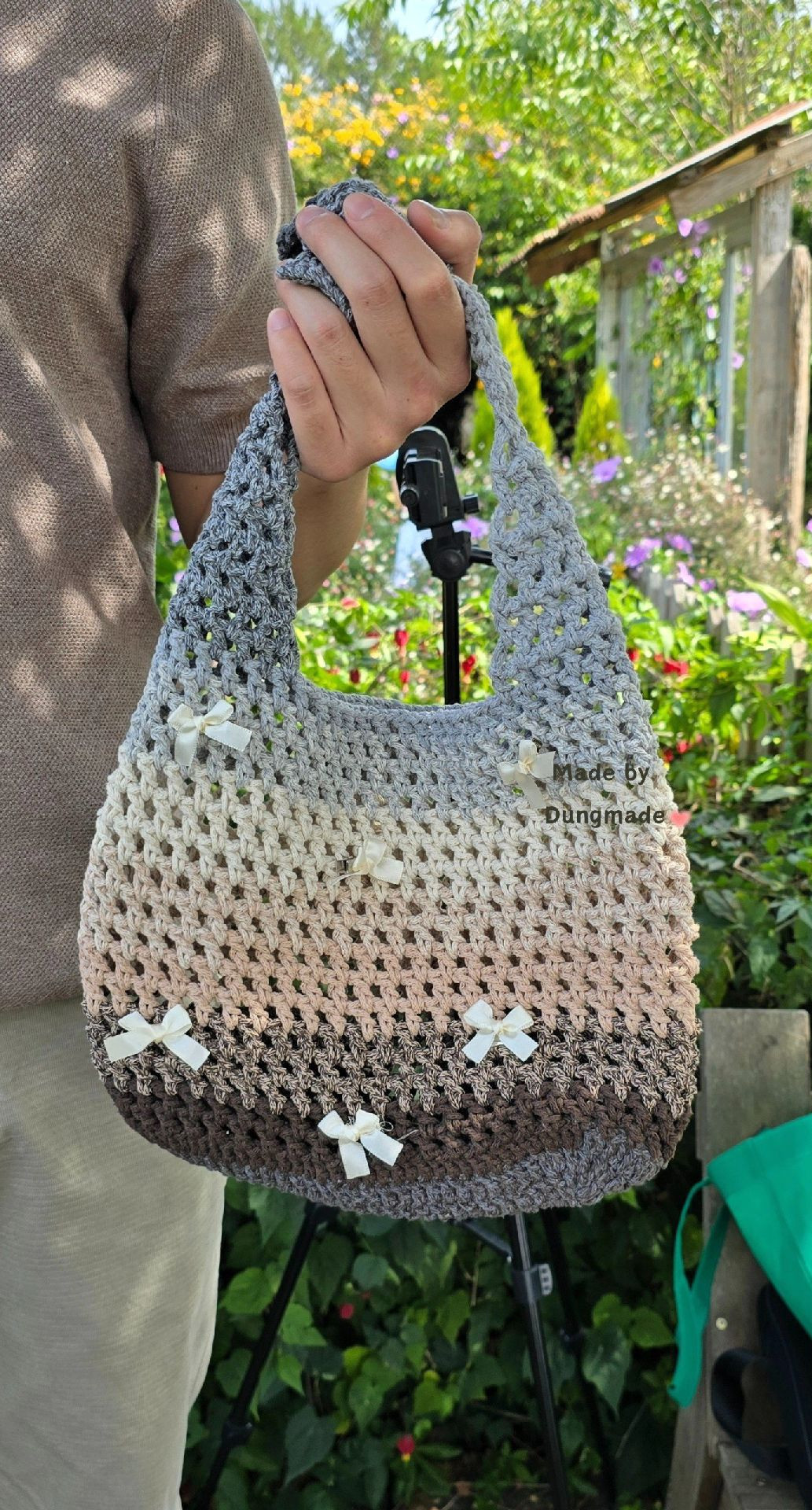 Chart móc túi tote từ sợi dệt loang màu trang trí nơ