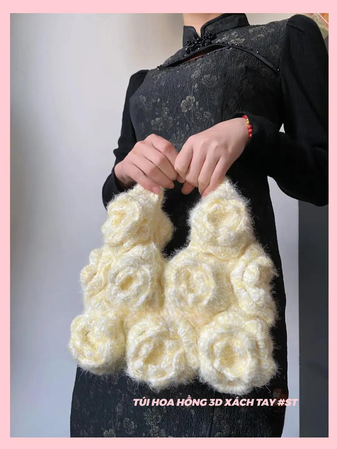Chart móc túi xách hoa hồng 3D len lông xù
