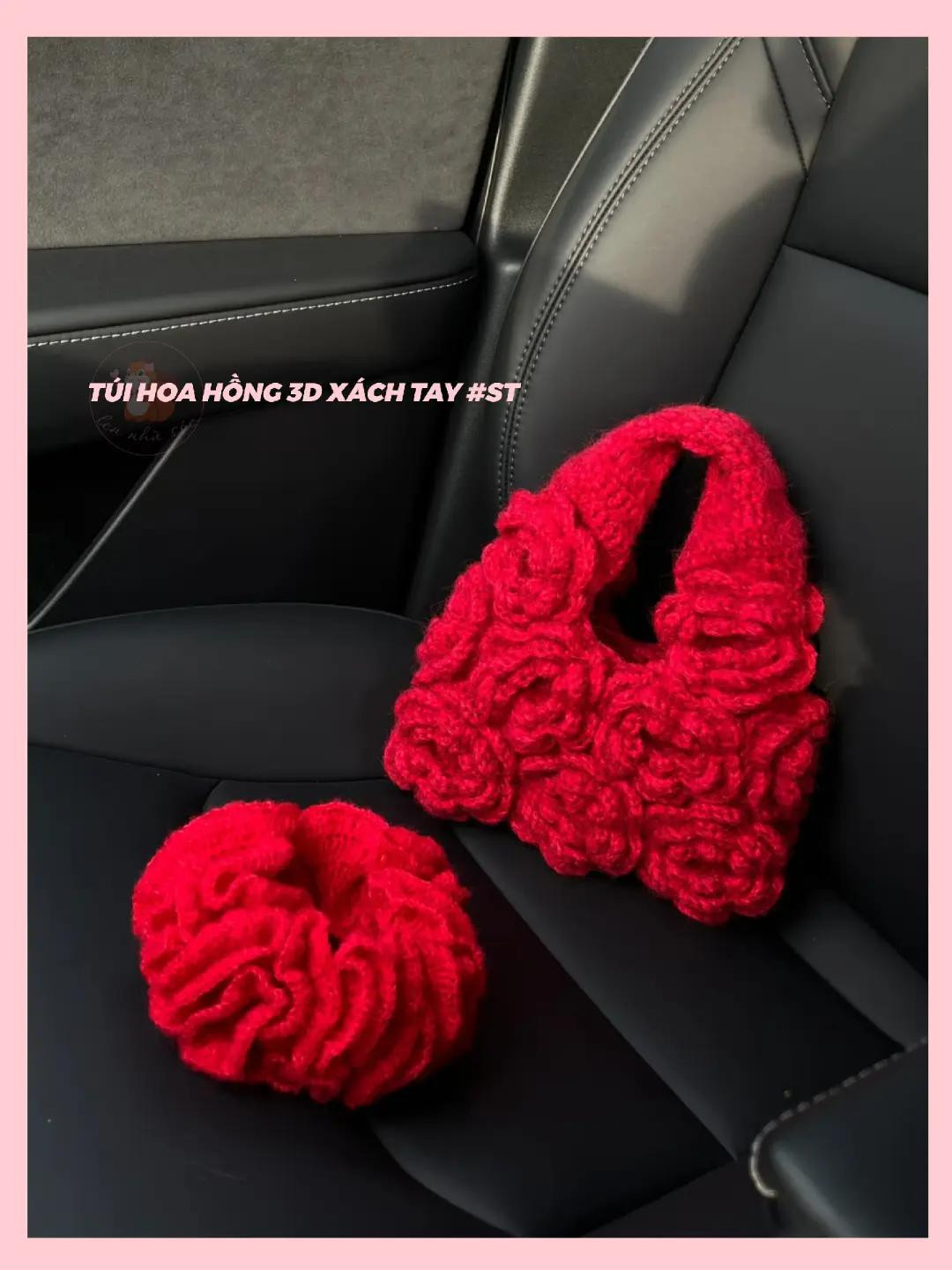 Chart móc túi xách hoa hồng 3D len lông xù