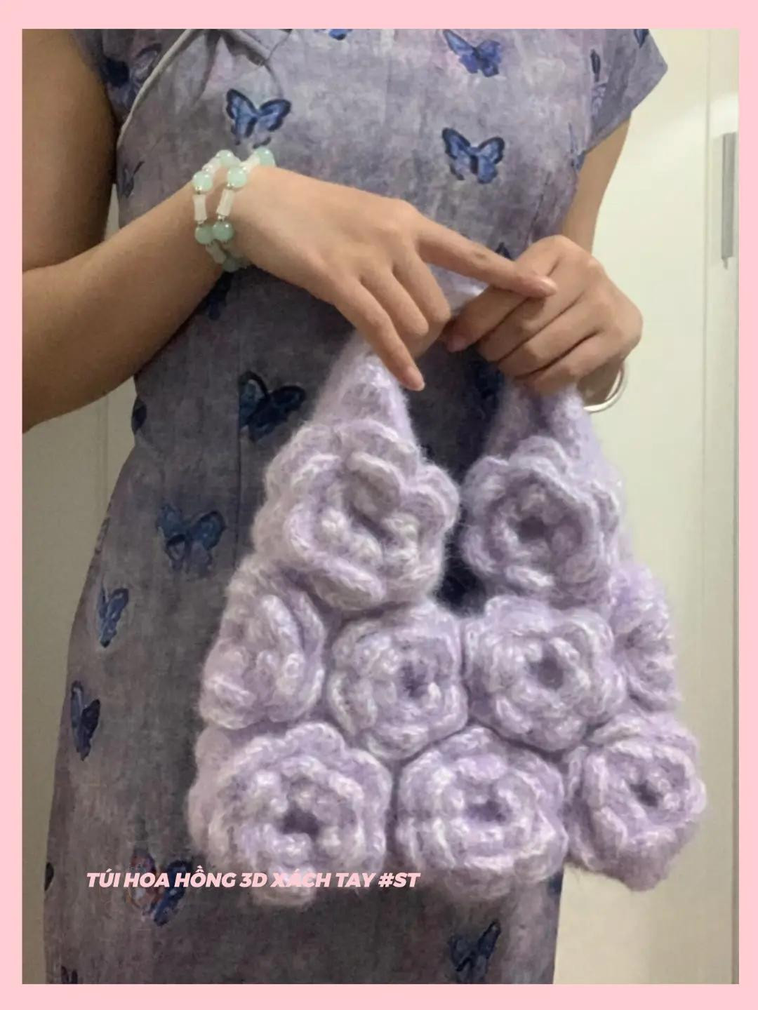 Chart móc túi xách hoa hồng 3D len lông xù