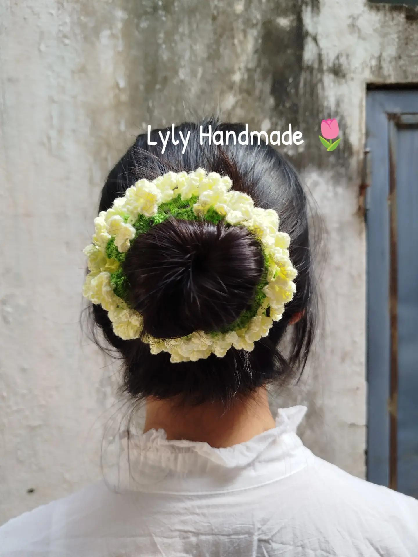 Chart scrunchies hoa nhỏ màu xanh vàng