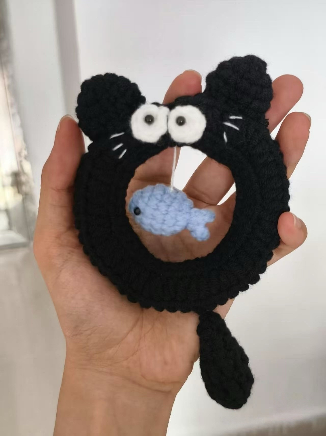 Chaveiro de Gato Preto com Peixinho Mágico