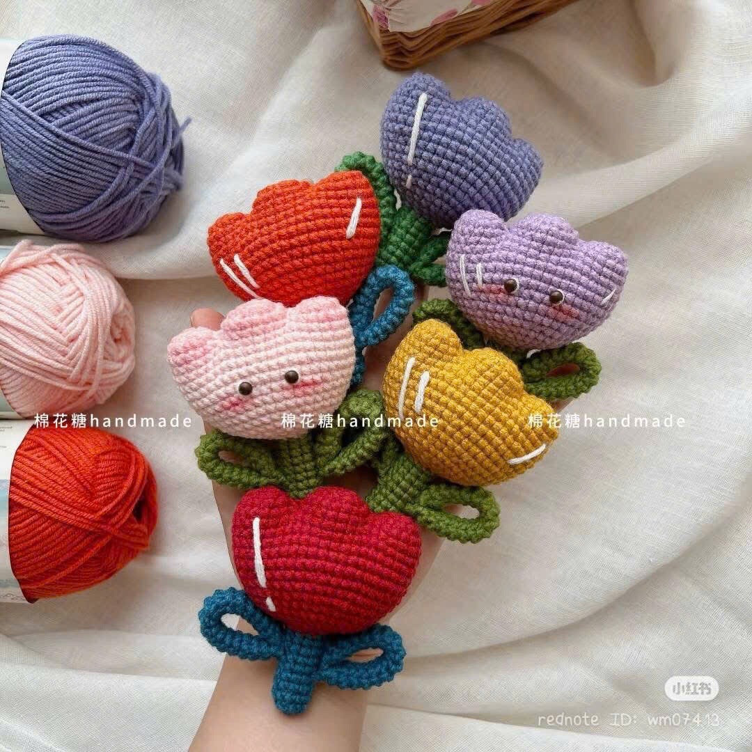Chubby Tulip Flower Crochet Pattern with Step-by-Step Instructions
