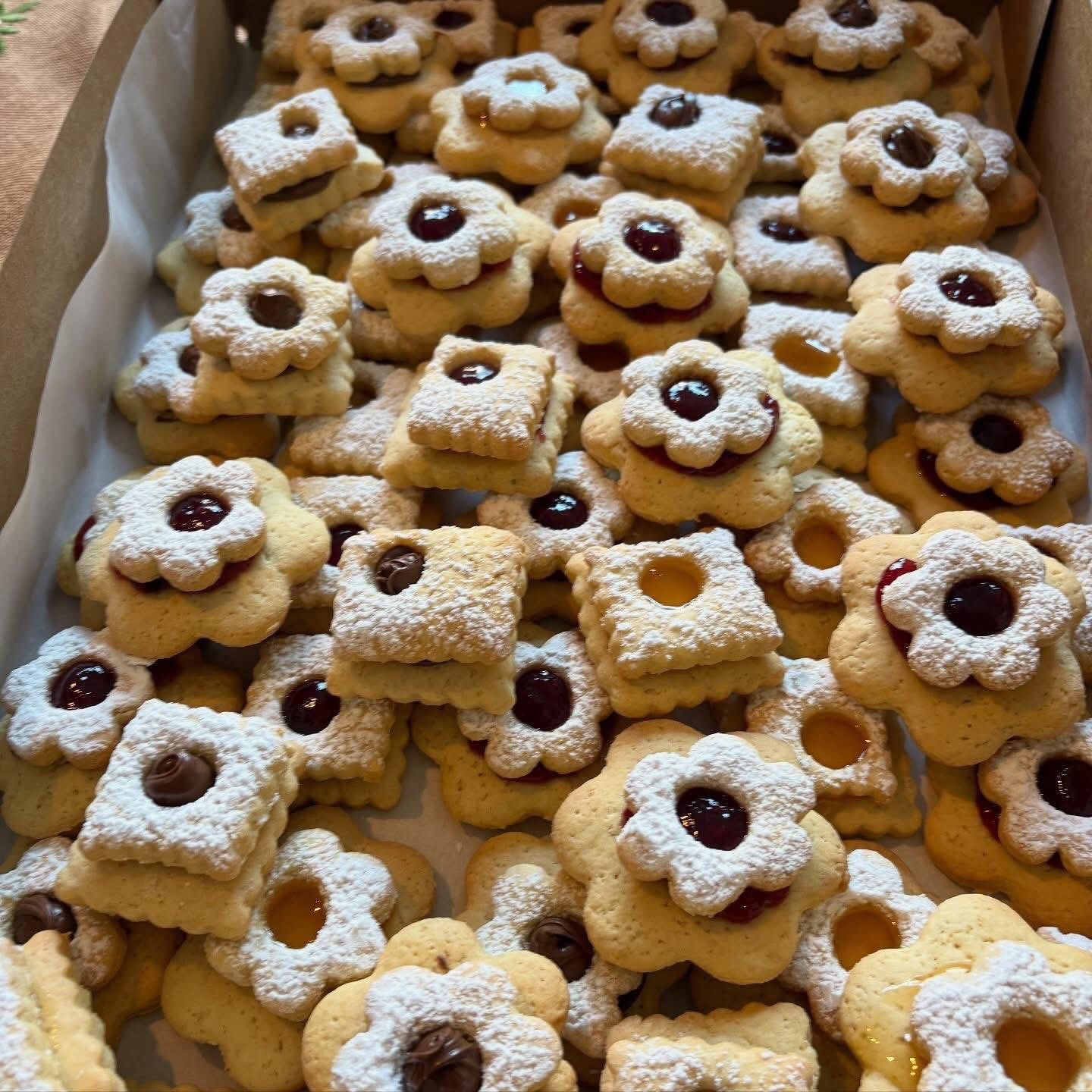 Ciambelline con marmellata: ricetta biscotti sardi classici al limone, farciti con confettura e nutella