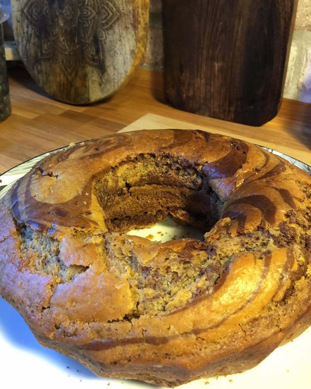Ciambellone zebrato senza uova: ricetta dolce con cacao e limone