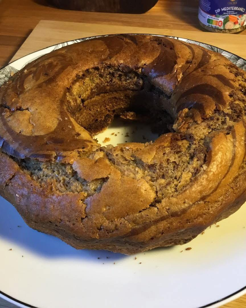 Ciambellone zebrato senza uova: ricetta dolce con cacao e limone