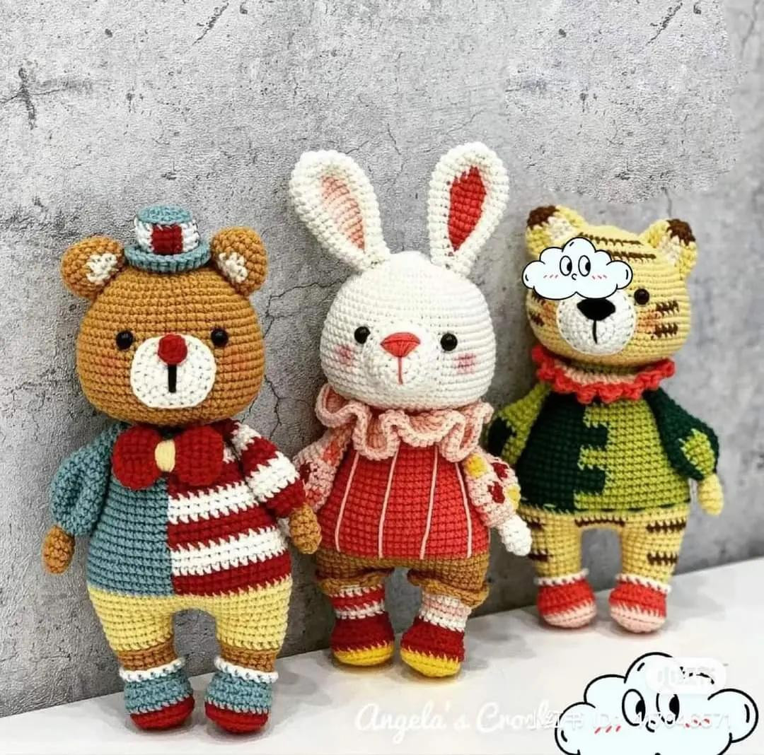 Circus Tiger Amigurumi Crochet Pattern: Detailed Step-by-Step Chart for Yellow Striped Bear Doll with Green Outfit