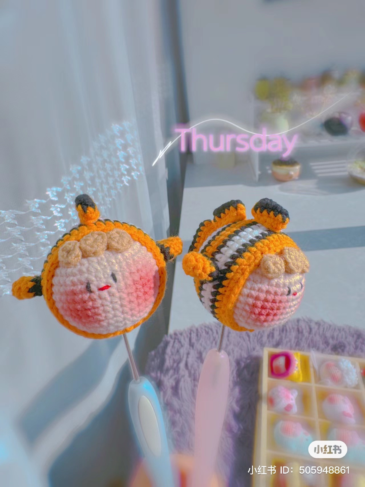 Clownfish Crochet Pattern: Orange Coat and Fins Instructions