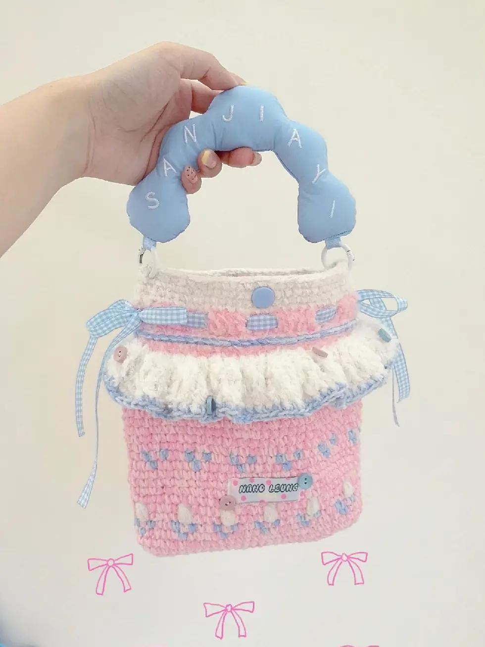 Collection of Cute Crochet Bags: Mint Chocolate Skirt Bag and Strawberry Shoulder Bag Patterns with Detailed Instructions