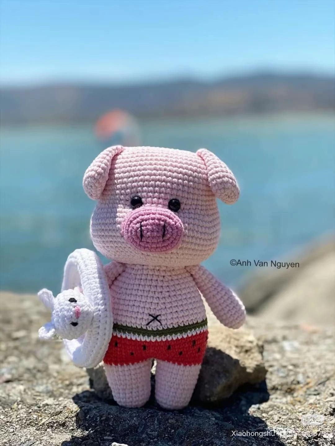 Collection of Cute Crochet Pig Amigurumi Dolls with Patterns