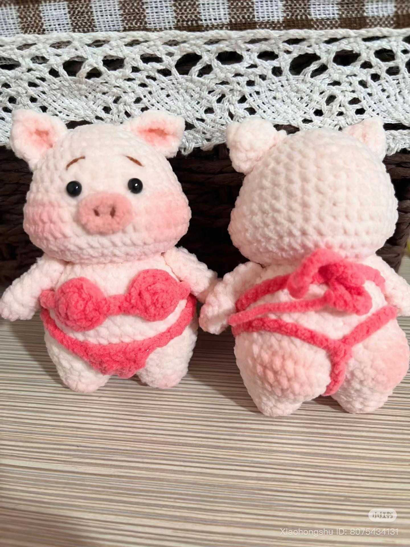 Collection of Cute Crochet Pig Amigurumi Dolls with Patterns