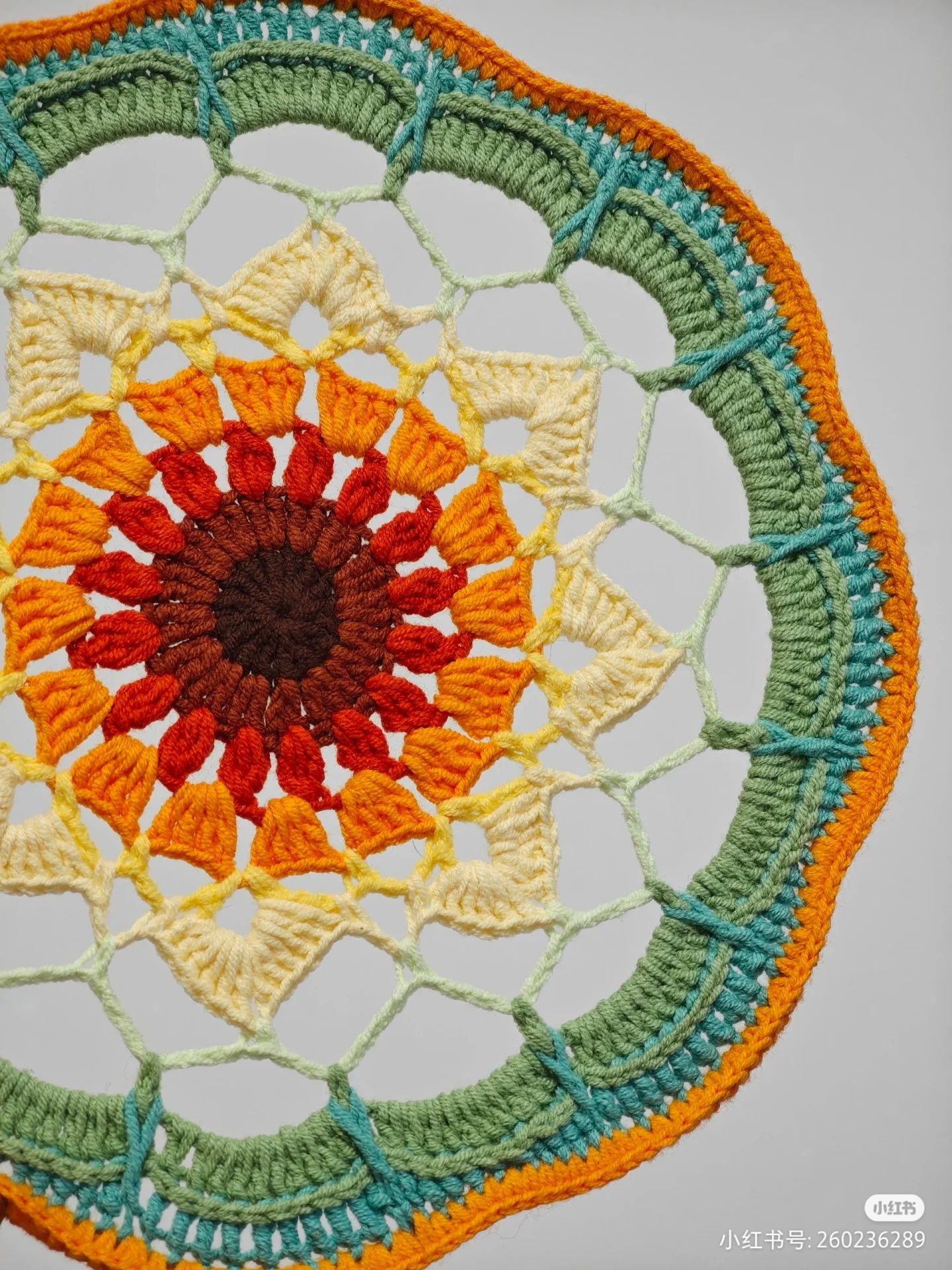 Colorful Crochet Flower Fan Pattern with Chart Diagram