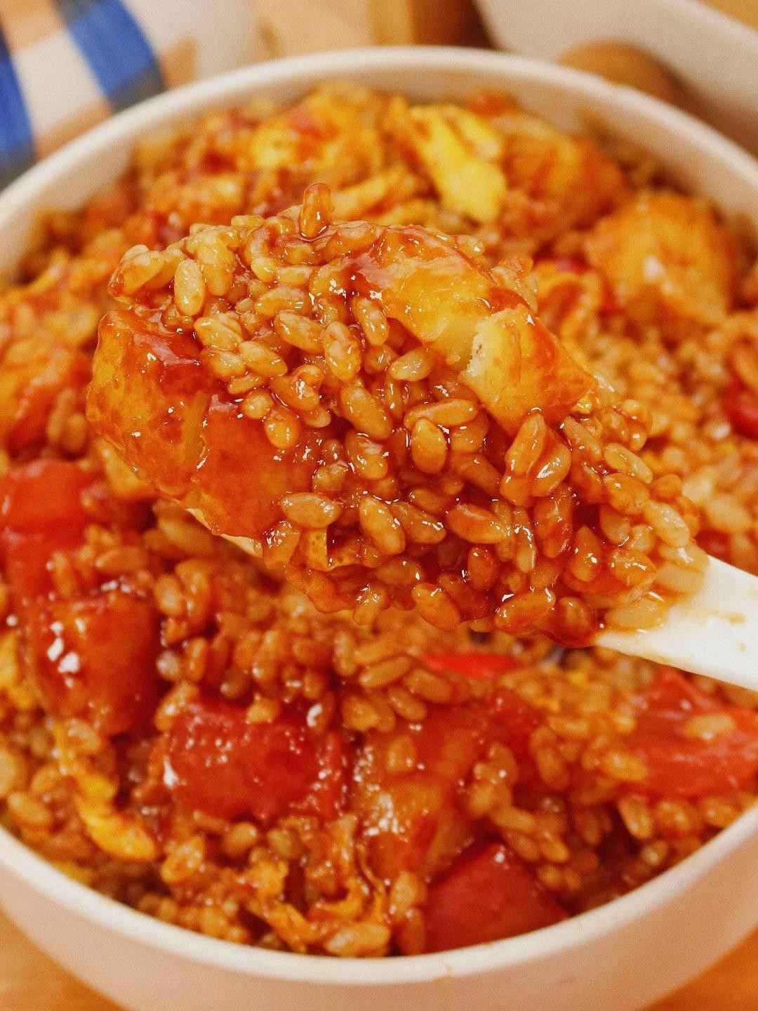 Cơm cà chua trứng khoai tây sốt đậm đà