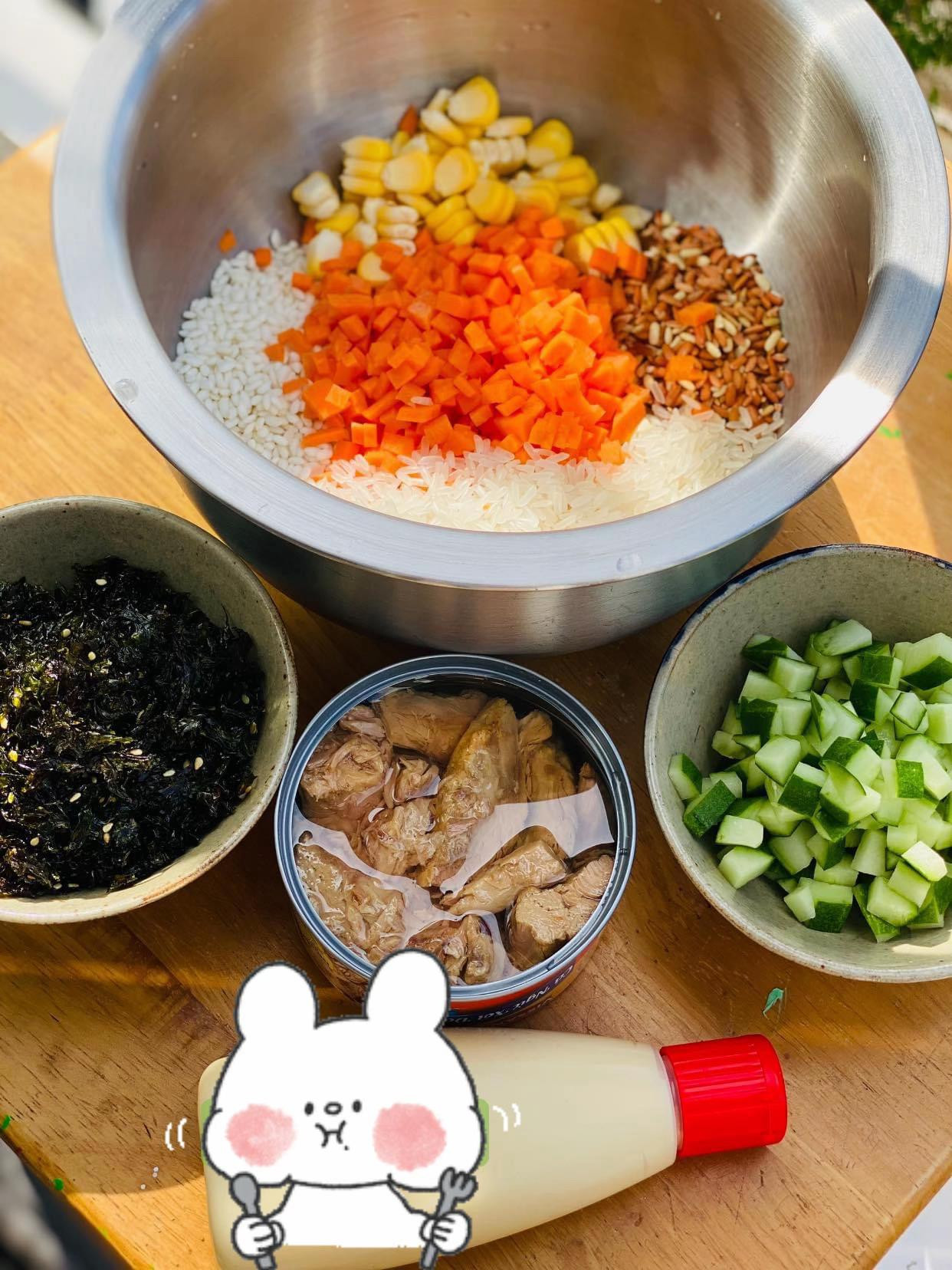 Cơm nắm cá ngừ sốt mayonnaise